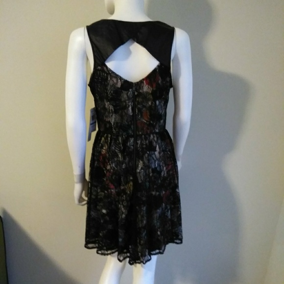 Edgy Lace & Floral NWT Black Dress - Picture 4 of 7
